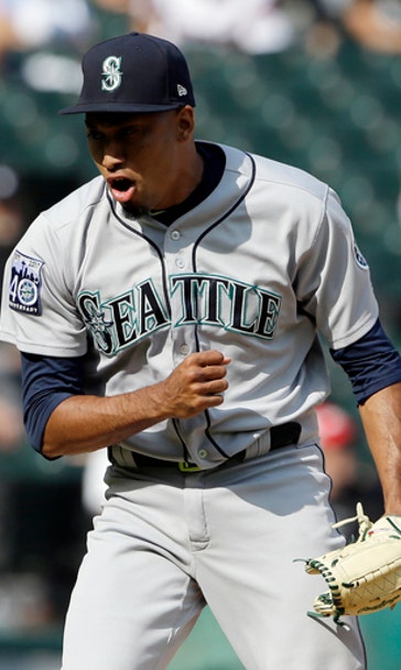 Cruz homers in 10th, sends Mariners over White Sox 7-6 (Jul 16, 2017)